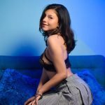 amateur webcam model issabellajames shares her passionate performance