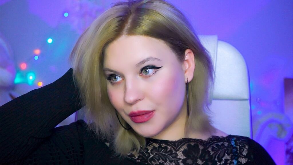 amateur webcam model jenniferharve shares her unique perspective