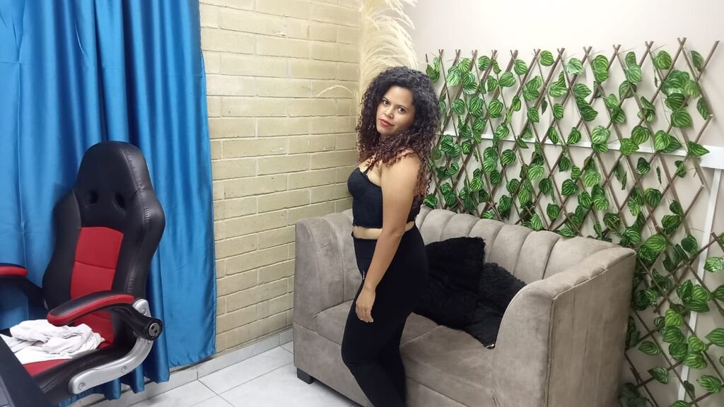 Amateur Webcam Model KatherinSander Shares Her Passionate Performance Amateur Webcam Model KatherinSander Shares Her Passionate Performance