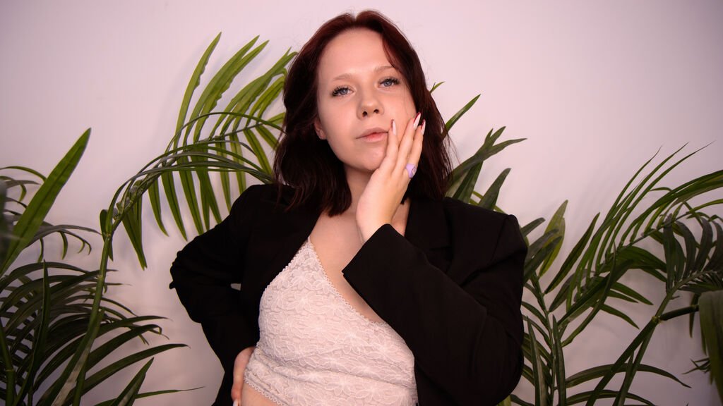 Amateur Webcam Model Kathryn Pierce Shares Her Unique Perspective