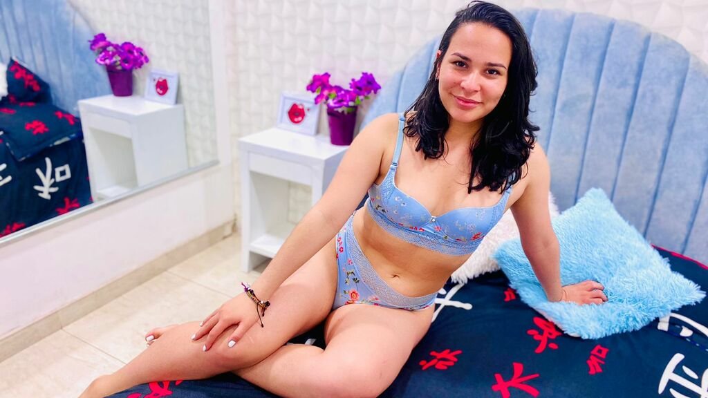 Amateur Webcam Model KatrinaCollins Shares Her Unique Perspective Amateur Webcam Model KatrinaCollins Shares Her Unique Perspective