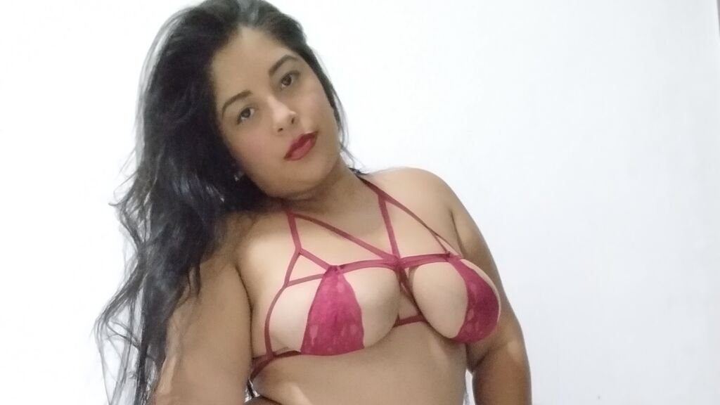 Amateur Webcam Model Kattyluzmila Shares Her Passionate Performances Amateur Webcam Model Kattyluzmila Shares Her Passionate Performances