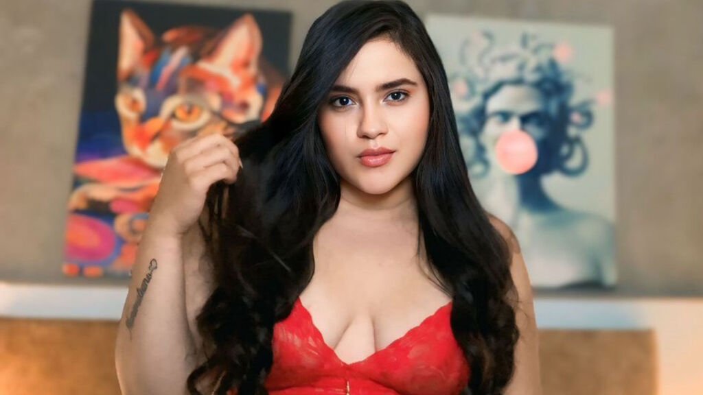 Amateur Webcam Model KelsieStone Shares Her Unique Perspective