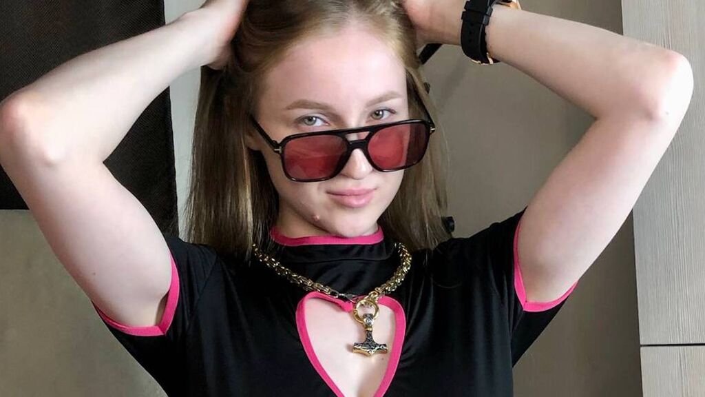 Amateur Webcam Model KristinStout Shares Her Passionate Performances Amateur Webcam Model KristinStout Shares Her Passionate Performances