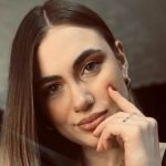 amateur webcam model lambertsusi shares her passionate performances