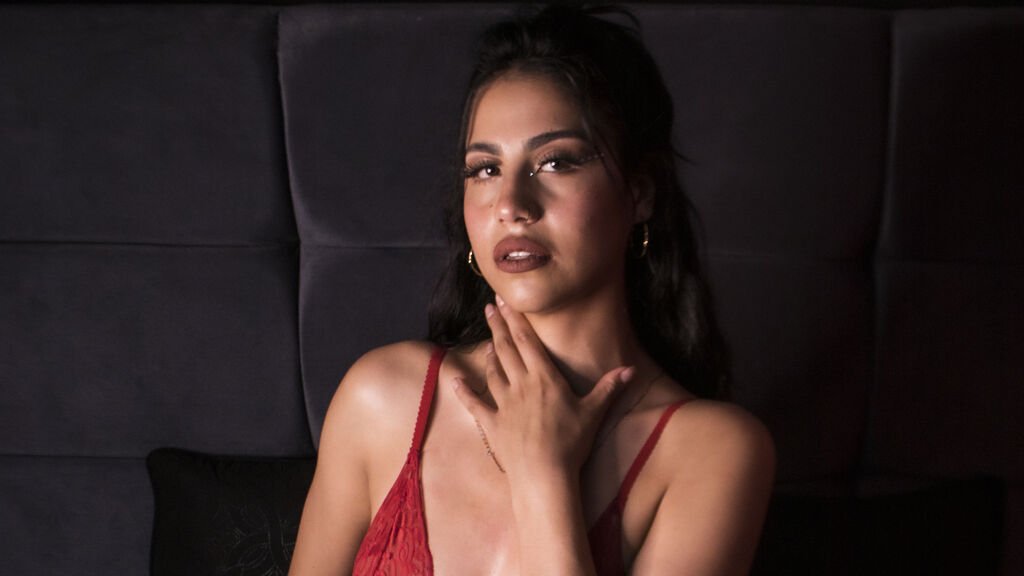 amateur webcam model lauracasttro shares her unique perspective