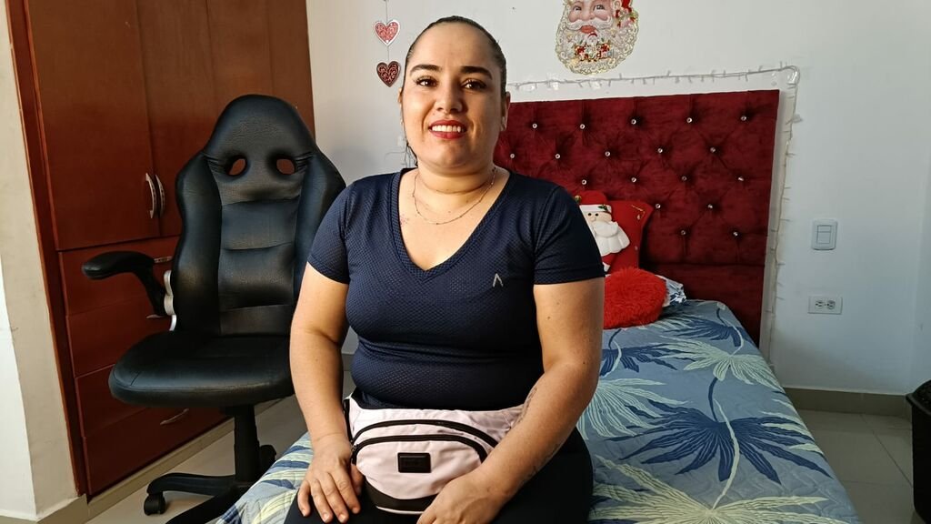 Amateur Webcam Model Linna Wilson Shares Her Unique Perspective