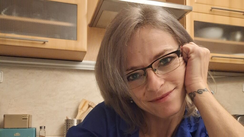 Amateur Webcam Model LucilleaLuc Shines Online Amateur Webcam Model LucilleaLuc Shines Online