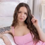 amateur webcam model lucyskylars shares her unique perspective