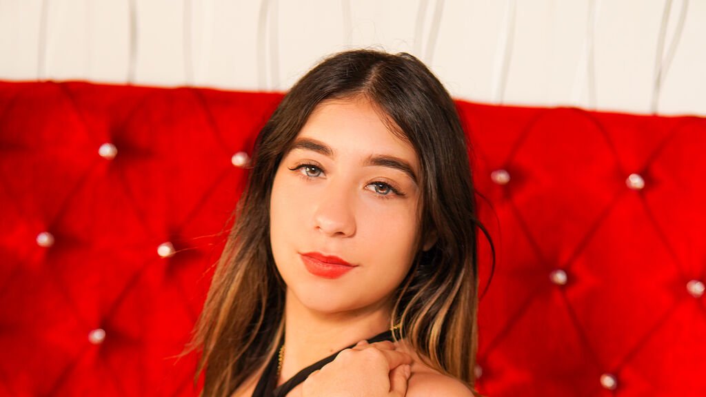 Amateur Webcam Model LunaRauch Shares Her Unique Perspective Amateur Webcam Model LunaRauch Shares Her Unique Perspective