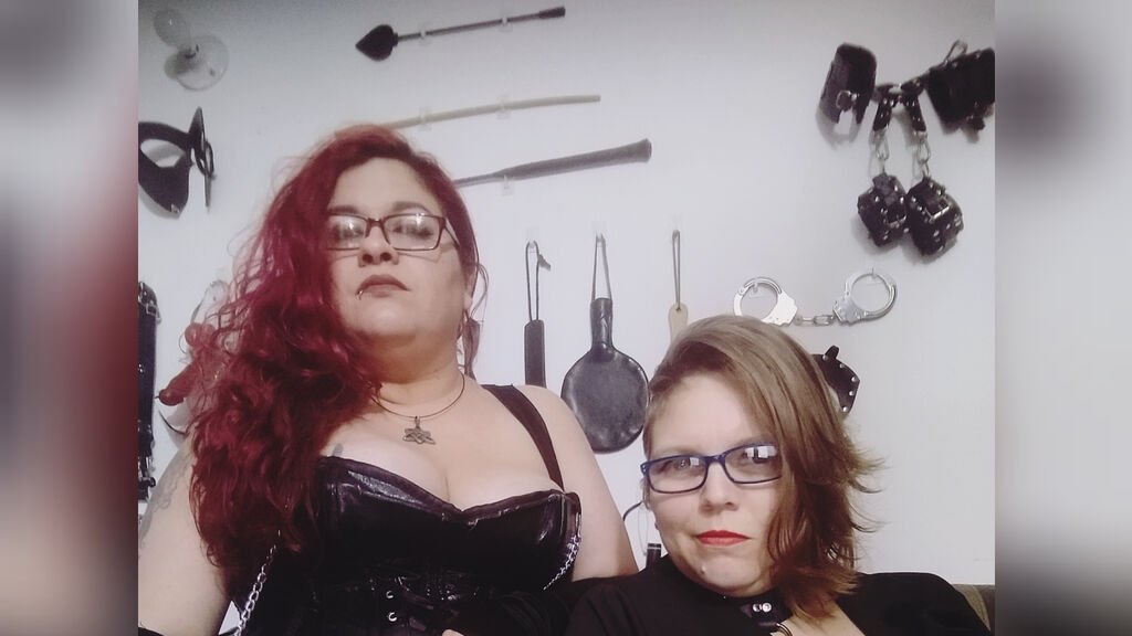 Amateur Webcam Model MaraLeah Shares Her Passion