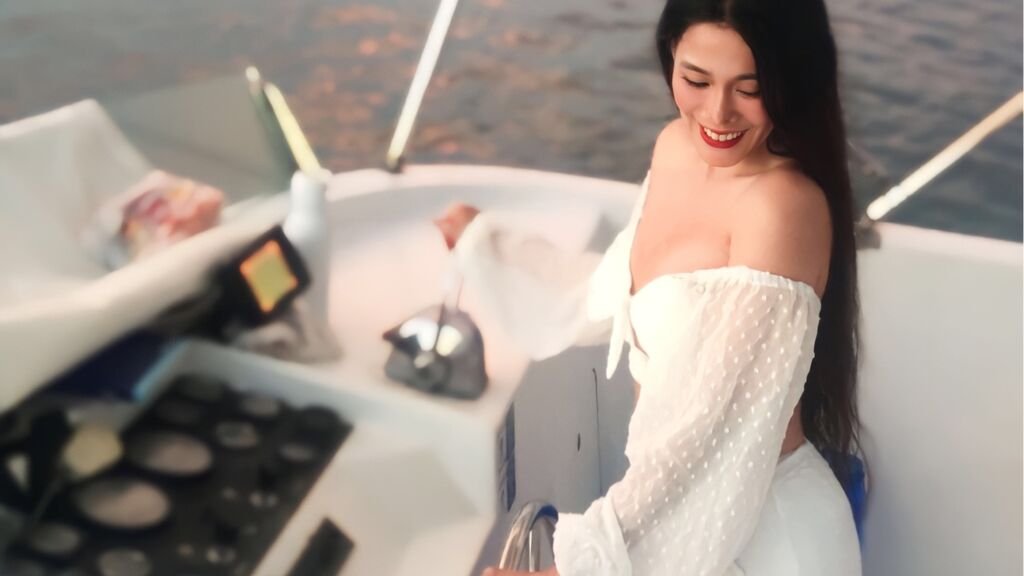 Amateur Webcam Model MariaAndersson Shares Her Passion Amateur Webcam Model MariaAndersson Shares Her Passion