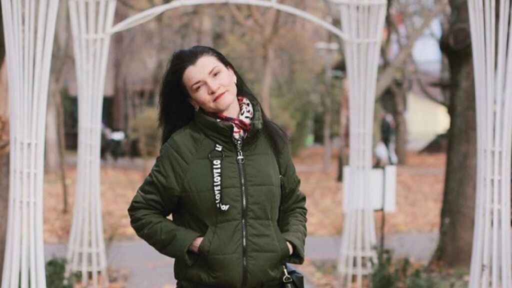 amateur webcam model maryawinst shares her unique perspective