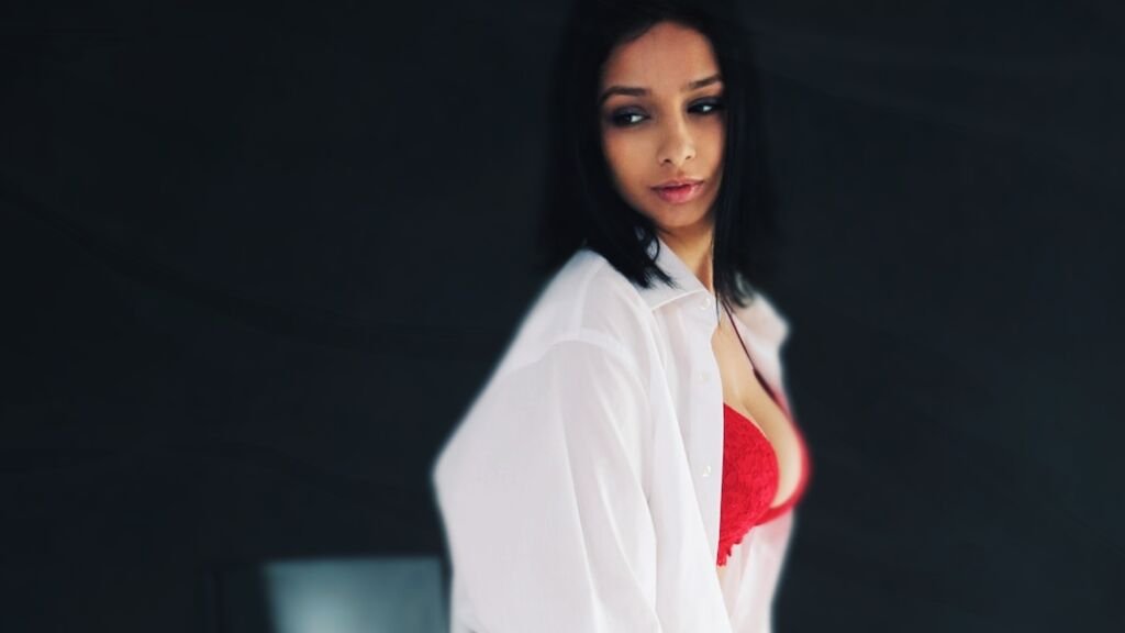 Amateur Webcam Model MelanieLee Shares Her Passionate Performance Amateur Webcam Model MelanieLee Shares Her Passionate Performance