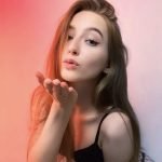 amateur webcam model michaeladelly shares her unique perspective