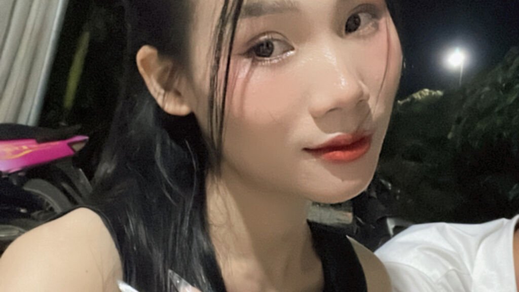 Amateur Webcam Model MinaPame Shares Her Unique Style Amateur Webcam Model MinaPame Shares Her Unique Style