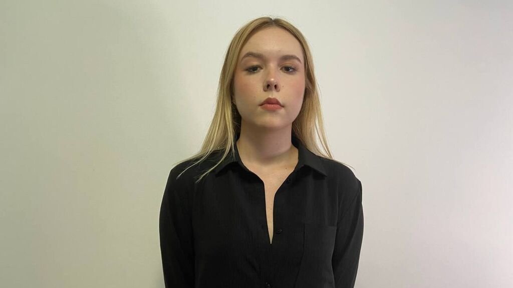 Amateur Webcam Model MiroslavaAlias Shares Her Unique Perspective Amateur Webcam Model MiroslavaAlias Shares Her Unique Perspective