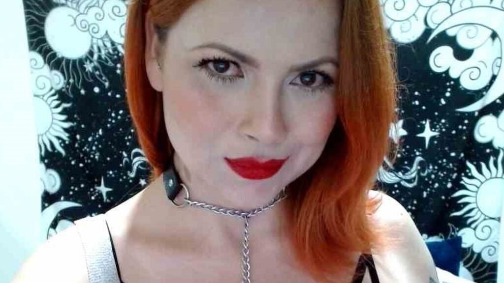 Amateur Webcam Model Miroslawawhite Shares Her Unique Perspective