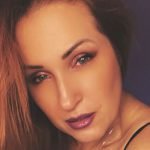 amateur webcam model misschambers shares her passionate performances