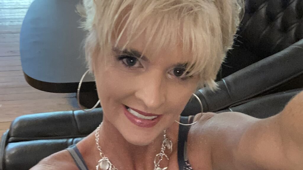 Amateur Webcam Model MistyParker Shares Her Unique Perspective Amateur Webcam Model MistyParker Shares Her Unique Perspective