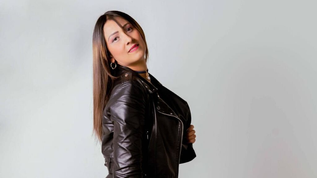 Amateur Webcam Model MonicaIvanov Shares Her Unique Perspective