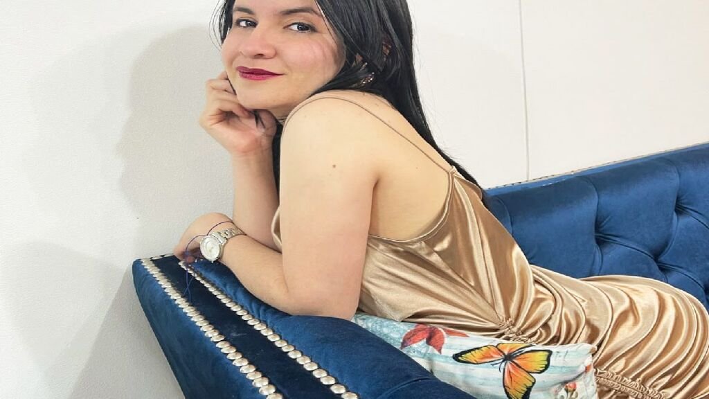 Amateur Webcam Model MorganElizabeth Shares Her Passion