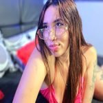 amateur webcam model orianalips shares her passionate performances