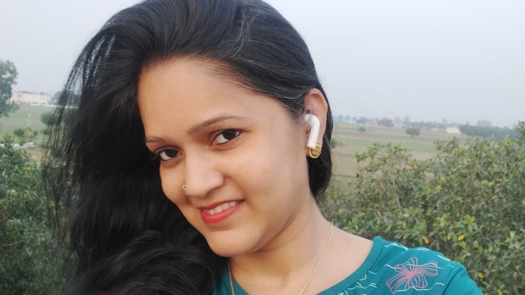 Amateur Webcam Model Riya Chaudhary Shares Her Unique Experience