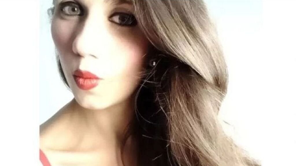 amateur webcam model samantalondon shares her passion