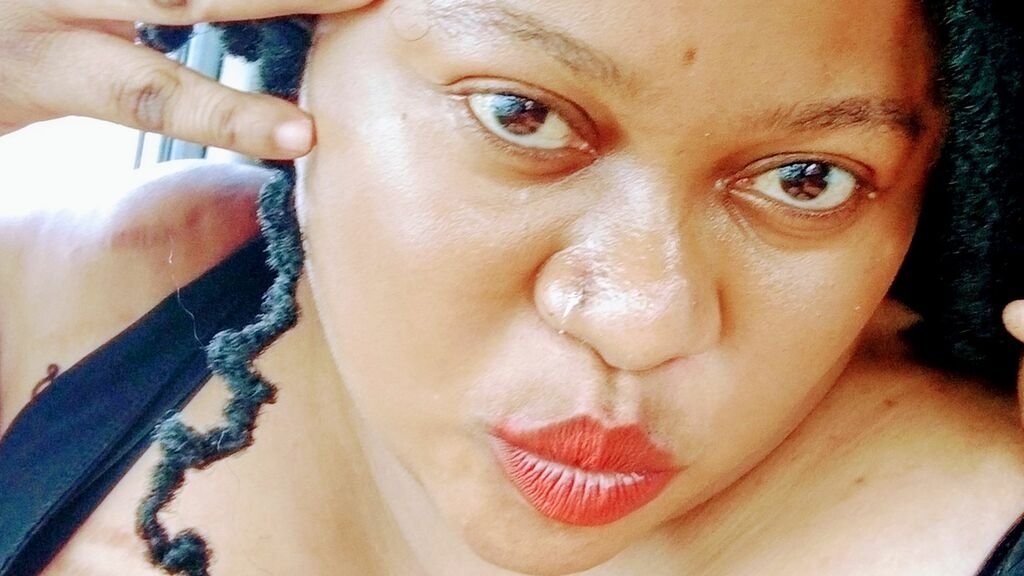 Amateur Webcam Model SandySue’s Naughty Nightly Adventures