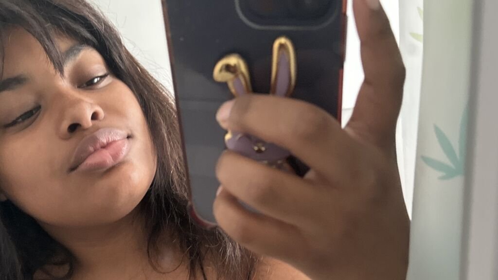 Amateur Webcam Model SirenLynn: Unveiling Her Mystique Amateur Webcam Model SirenLynn: Unveiling Her Mystique