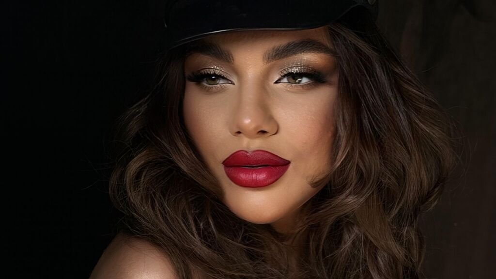 Amateur Webcam Model TaisaHepburn Shares Her Passion