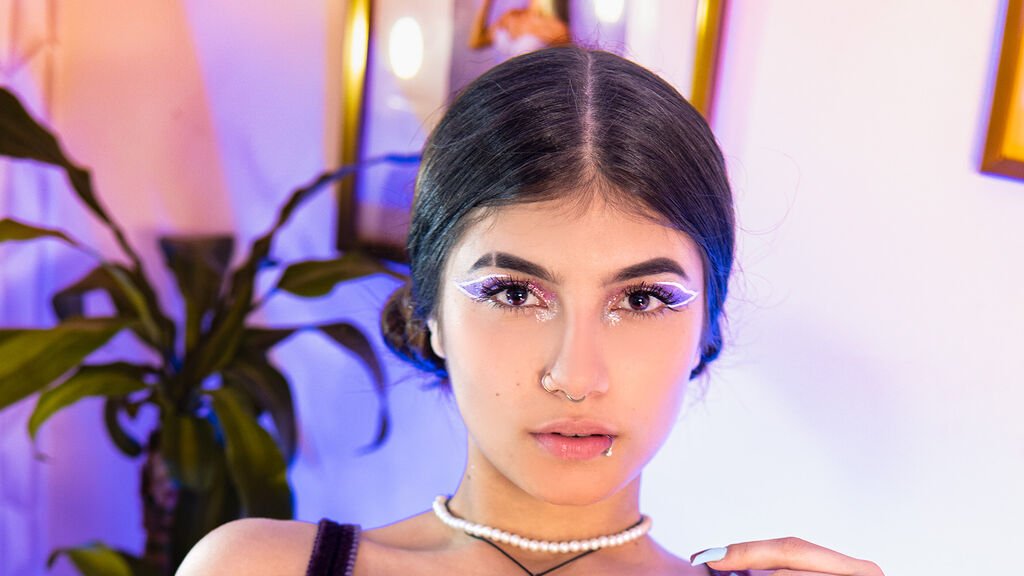 Amateur Webcam Model TamaraKerato Shares Her Unique Perspective Amateur Webcam Model TamaraKerato Shares Her Unique Perspective