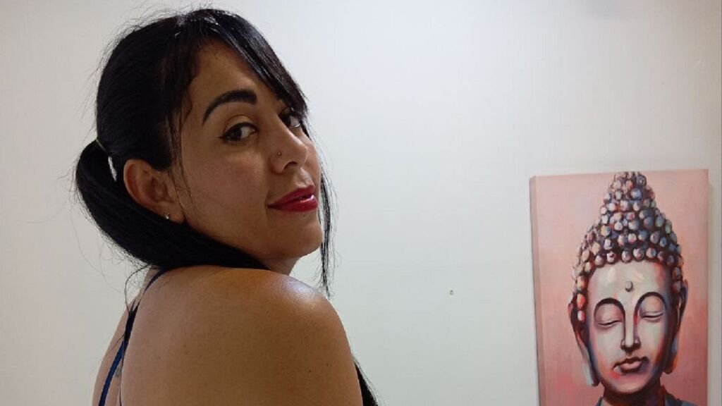 Amateur Webcam Model Tifany Foster Shares Her Passionate Performance