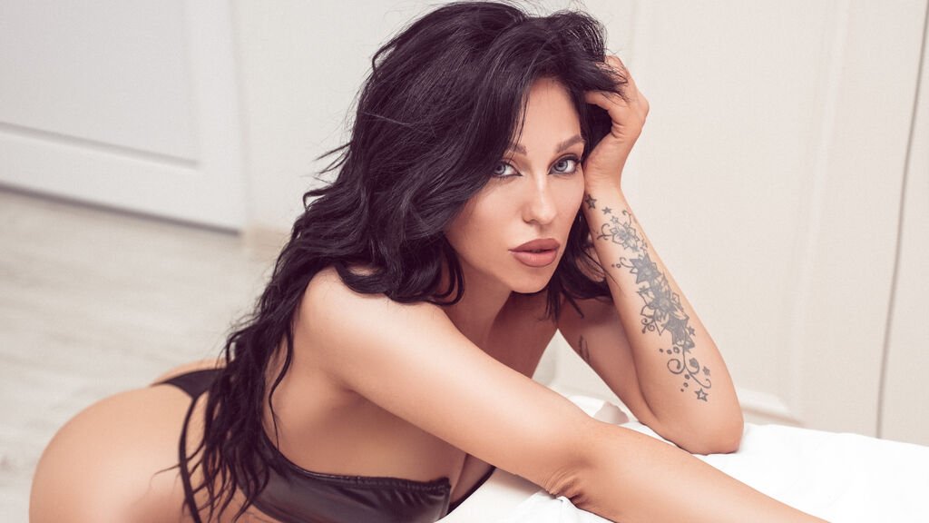 Amateur Webcam Model Turned SelenaVivre Sensation