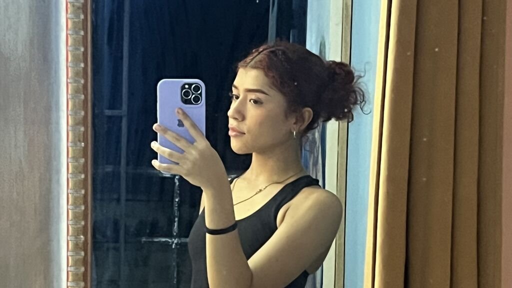 Amateur Webcam Model Turned ValentinMae Sensation Amateur Webcam Model Turned ValentinMae Sensation