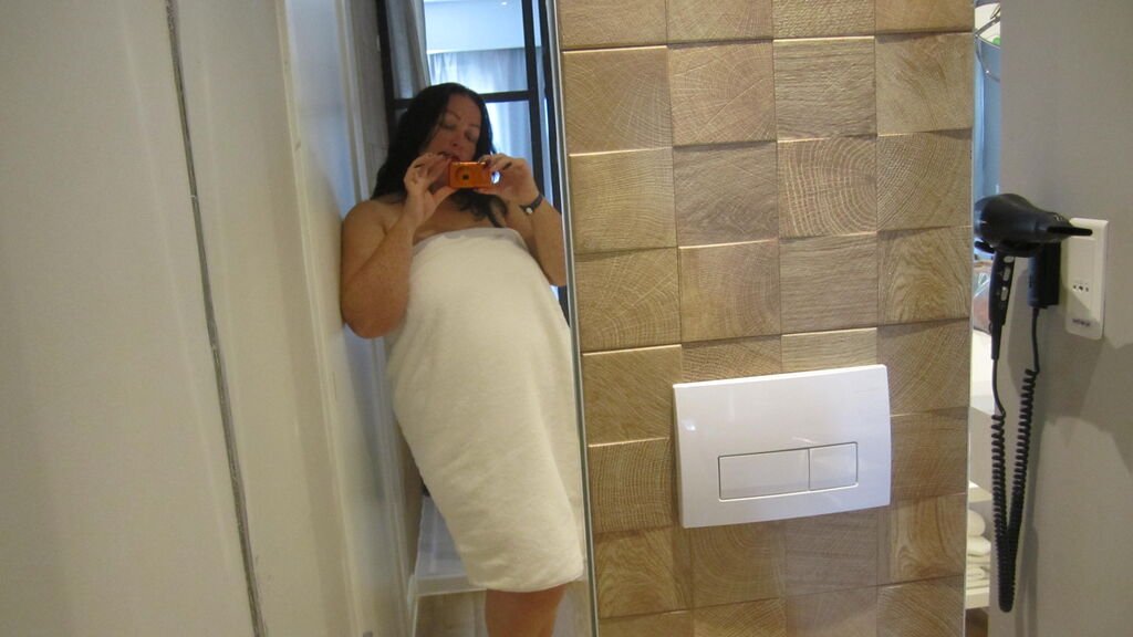 CamModels, Amateur Vixens, and XXX Stars