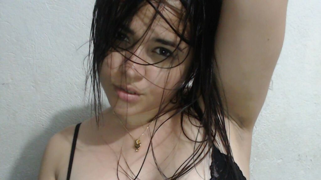 amateur webcam model vickycer shares her unique perspective