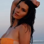 amateur webcam model zariayarose shares her passionate performances