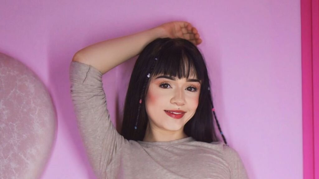 Amateur Webcam Model ZoeeCarther Shares Her Passionate Performances Amateur Webcam Model ZoeeCarther Shares Her Passionate Performances