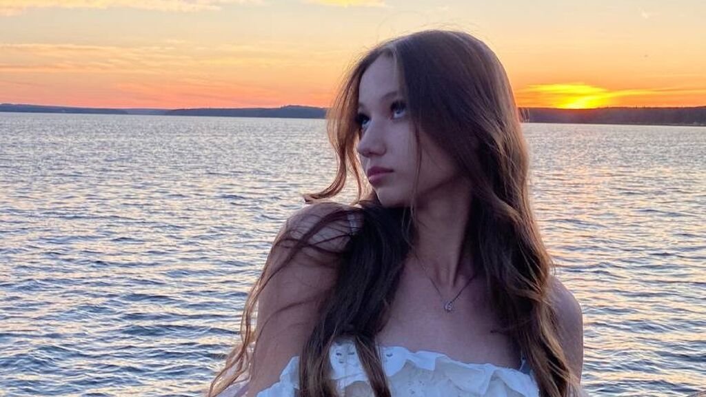 Amateur Webcam Modeling Adventures with MilredSmith Amateur Webcam Modeling Adventures with MilredSmith