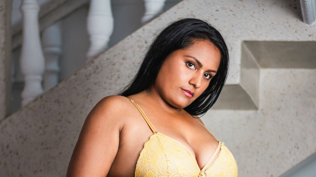 Amateur Webcam Modeling Secrets with LarissaDelCotech