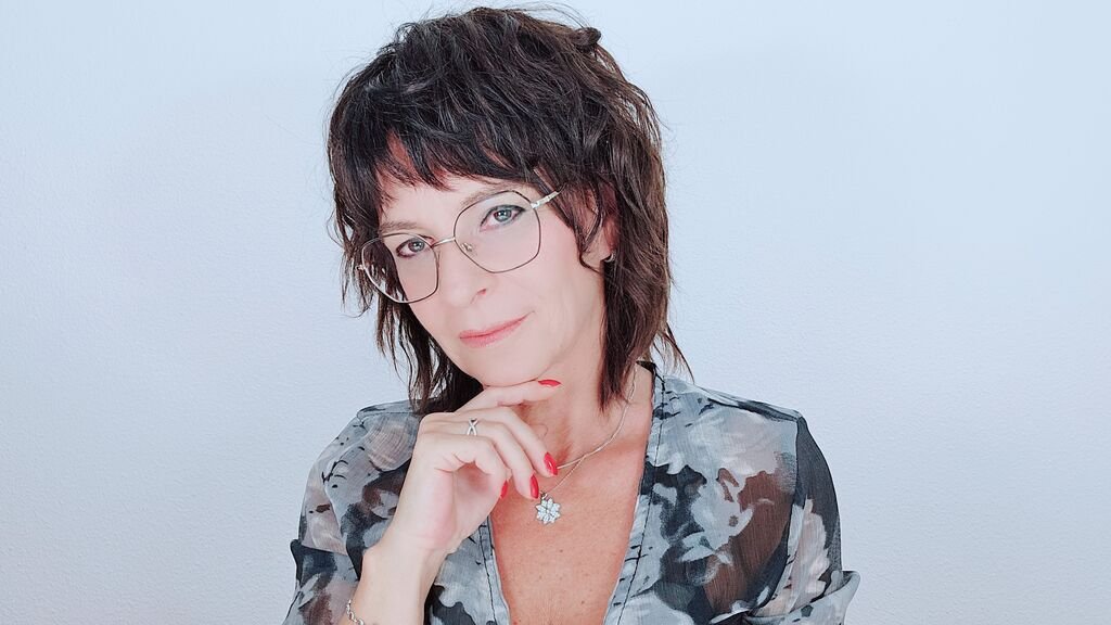 Amateur Webcam Modeling with Angela Rossi: A Journey of Self-Discovery? Amateur Webcam Modeling with Angela Rossi: A Journey of Self-Discovery?