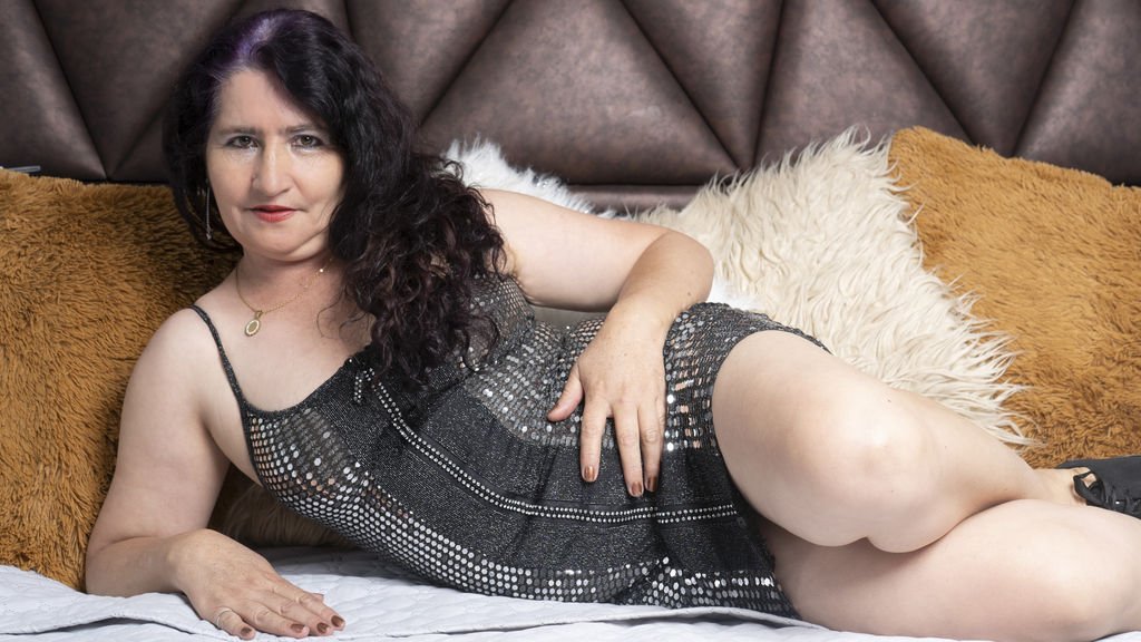 AmeliaBush's Webcam Model Adventures: From Aspiring to Amateur AmeliaBush’s Webcam Model Adventures: From Aspiring to Amateur