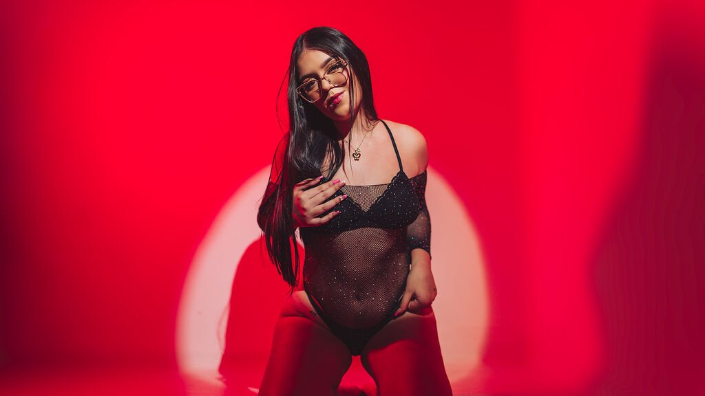 AmellieFerrero's Amateur Webcam Model Adventures