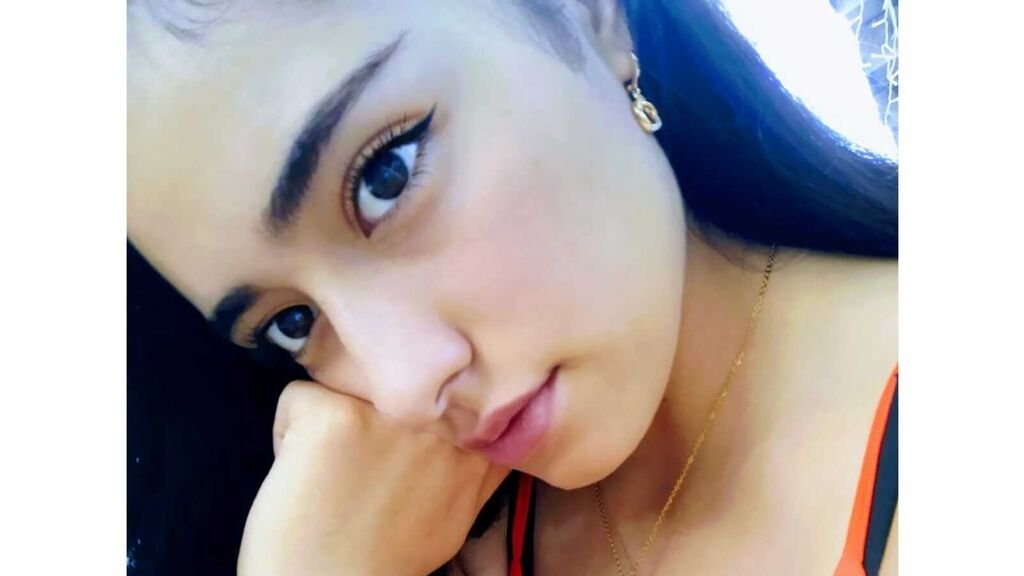 AnnieSalazare’s Amateur Webcam Model Adventures