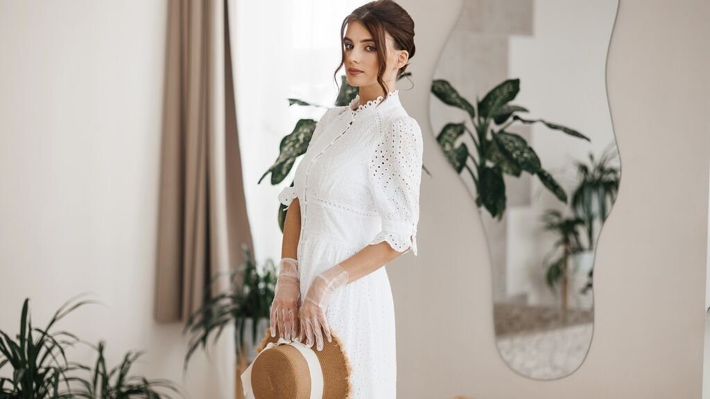 AuroraFostere’s Amateur Webcam Model Adventures