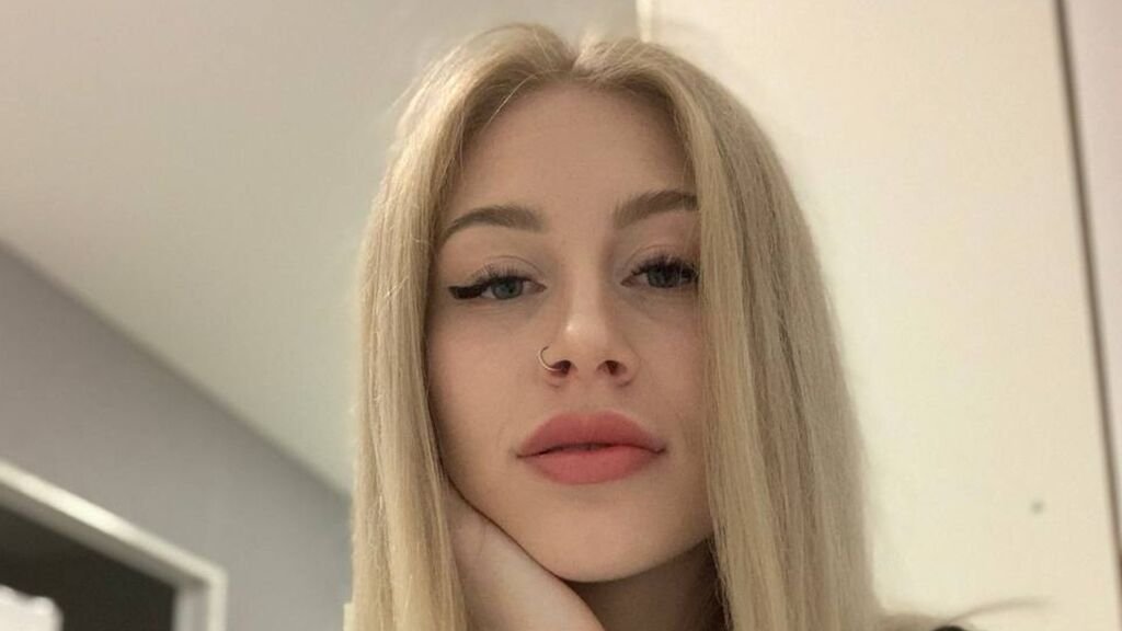 Barbara Rodrig's Amateur Webcam Modeling Adventures Barbara Rodrig’s Amateur Webcam Modeling Adventures