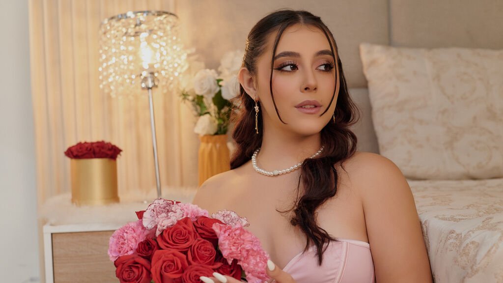 BiancaLaurents Cam: More Than Meets the Eye