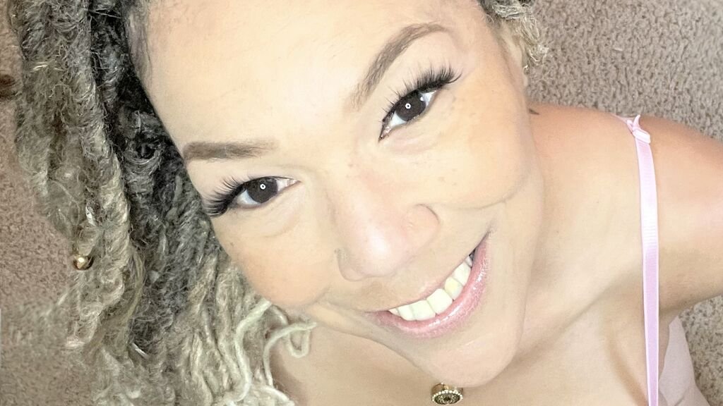 biancaseduxalux more than a webcam glow